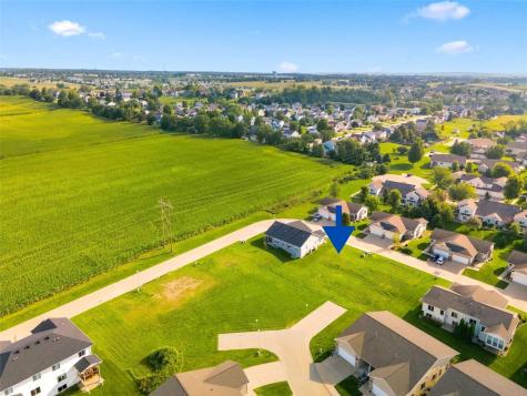 7040/7042 Waterview Drive SW Cedar Rapids IA 52404