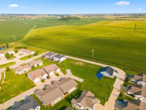 7040/7042 Waterview Drive SW Cedar Rapids IA 52404