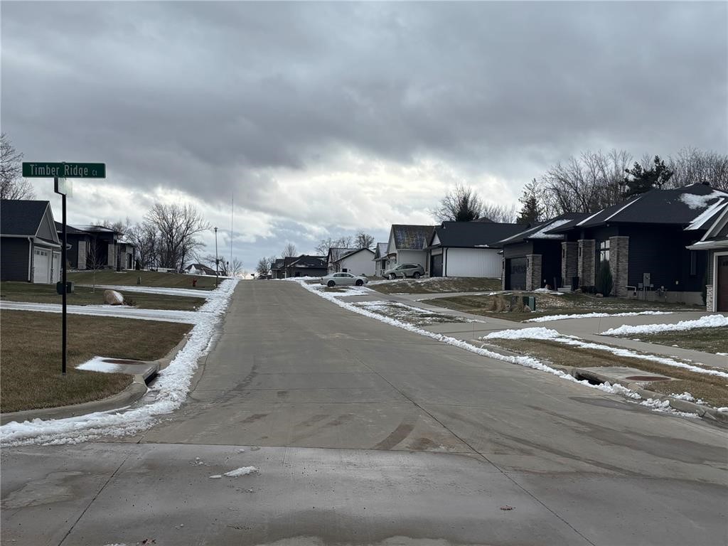 3055 Forrest Hill Court Hiawatha IA 52233