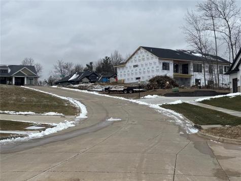 3055 Forrest Hill Court Hiawatha IA 52233