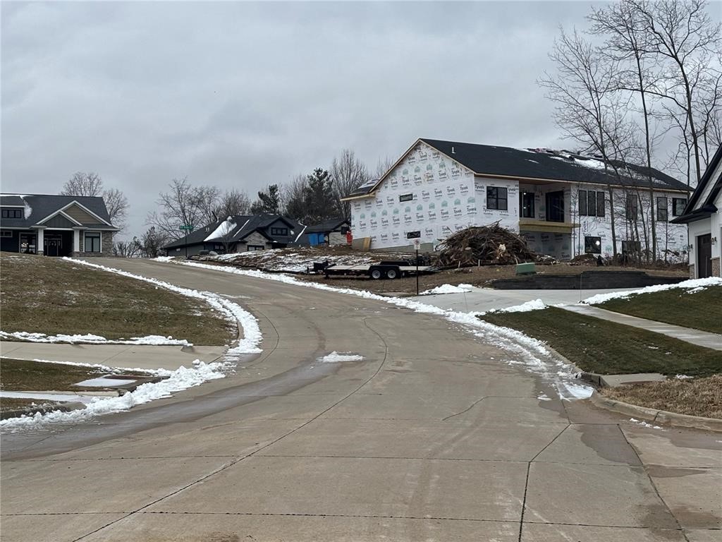 3055 Forrest Hill Court Hiawatha IA 52233
