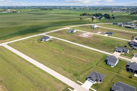 1433 Deerfield Drive Fairfax IA 52228