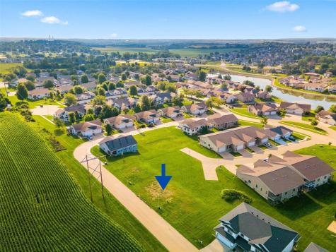 7056/7058 Waterview Drive SW Cedar Rapids IA 52404