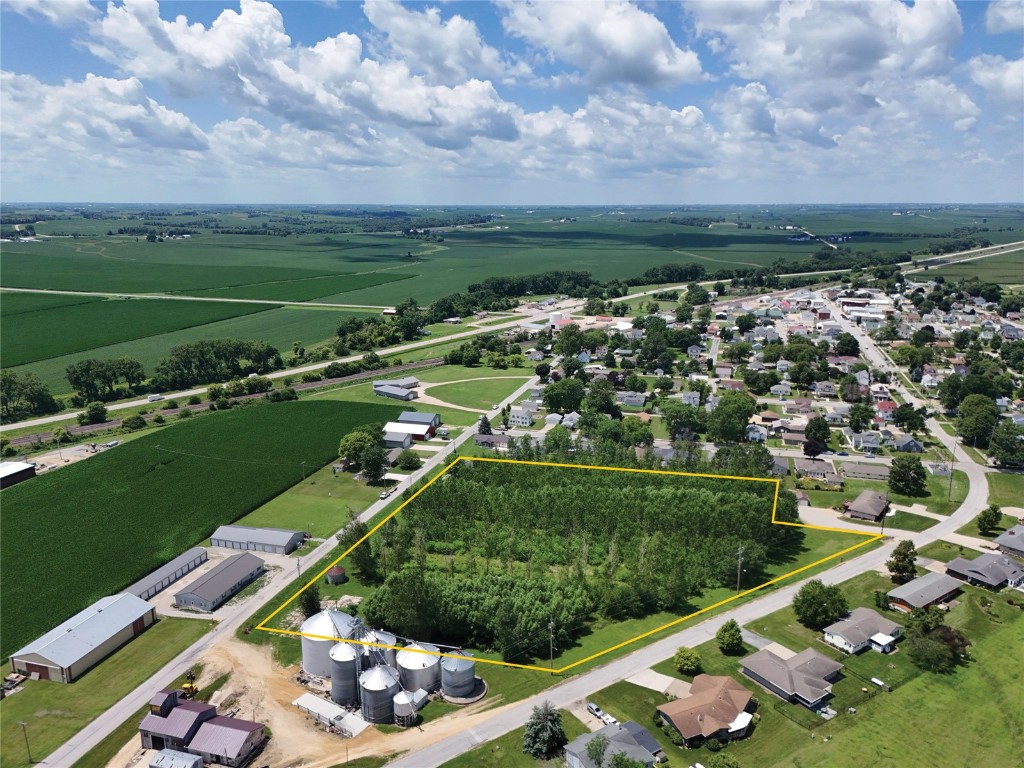 98 1st Street Lowden IA 52255