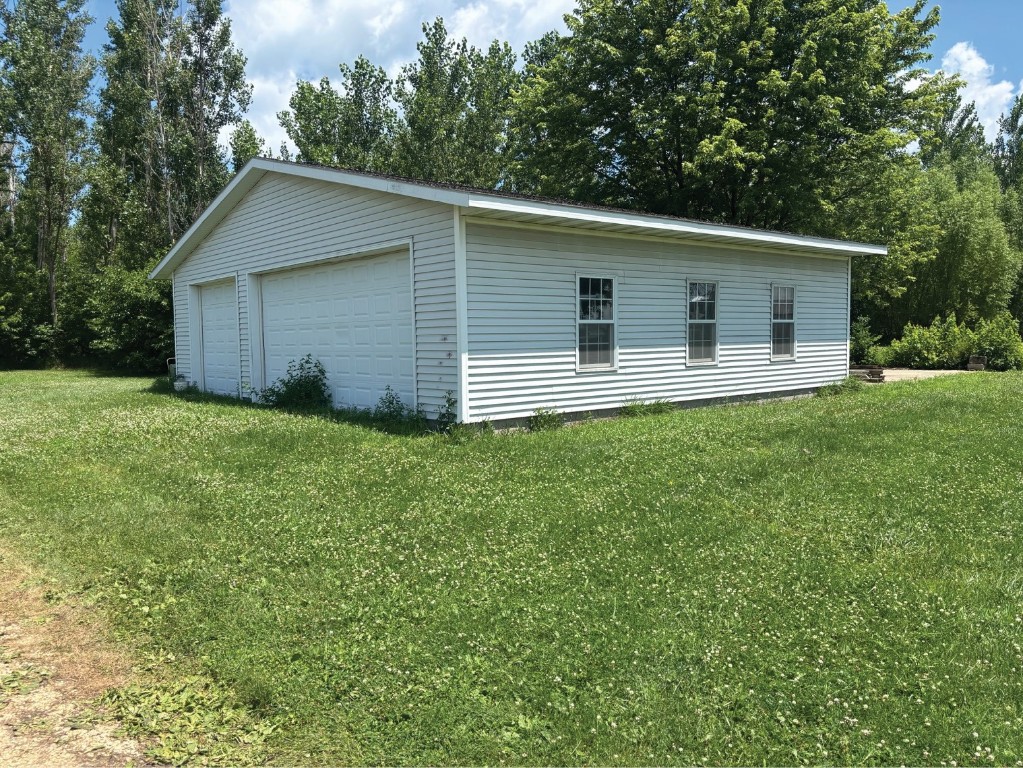 98 1st Street Lowden IA 52255