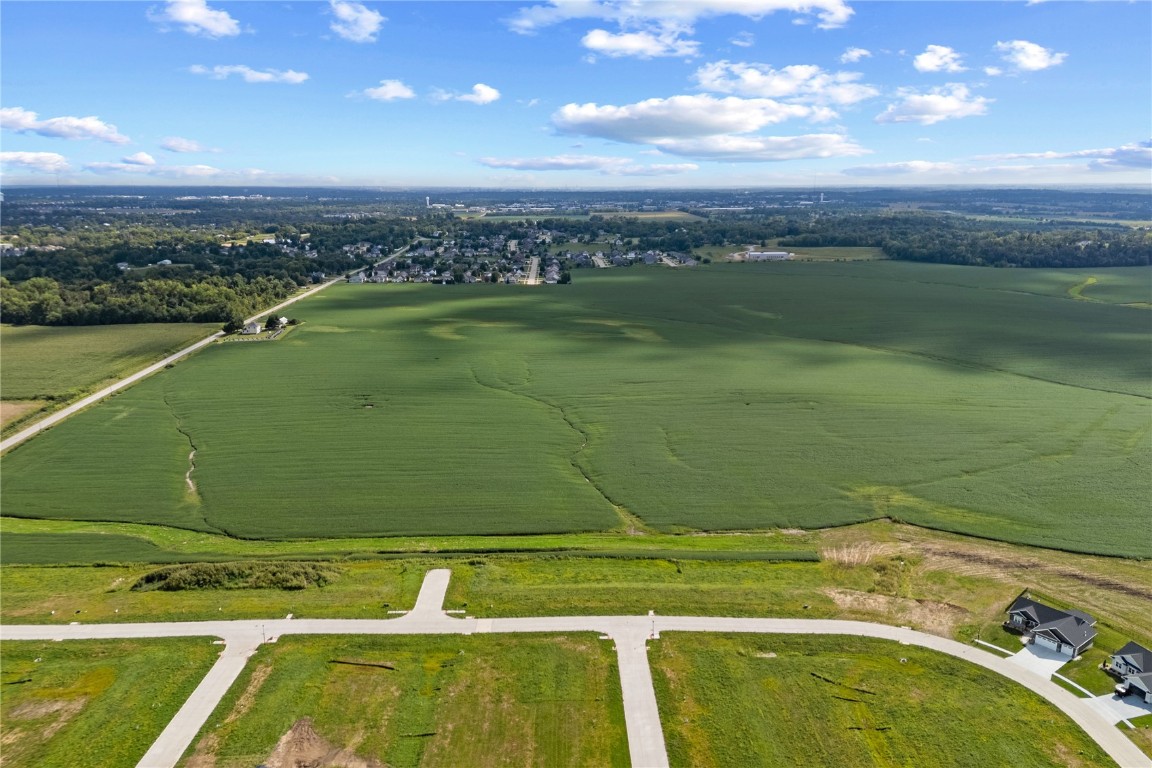 39.69 Acres M/l N Center Point Road Robins IA 52328