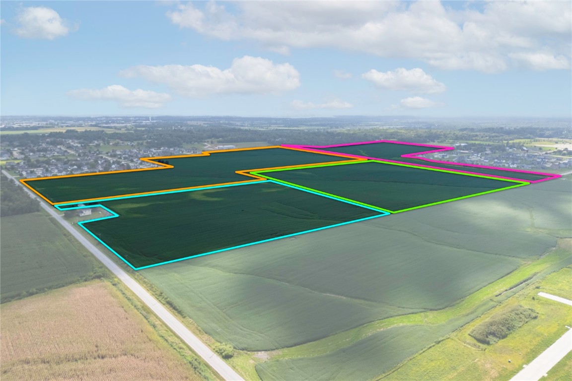 39.69 Acres M/l N Center Point Road Robins IA 52328