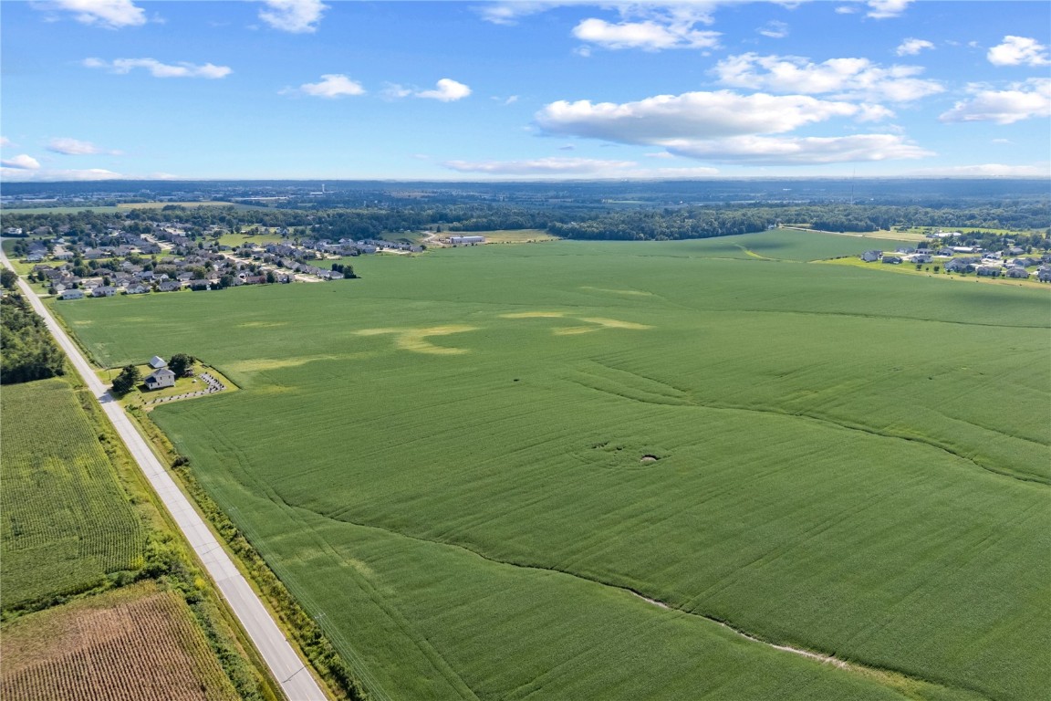 39.69 Acres M/l N Center Point Road Robins IA 52328