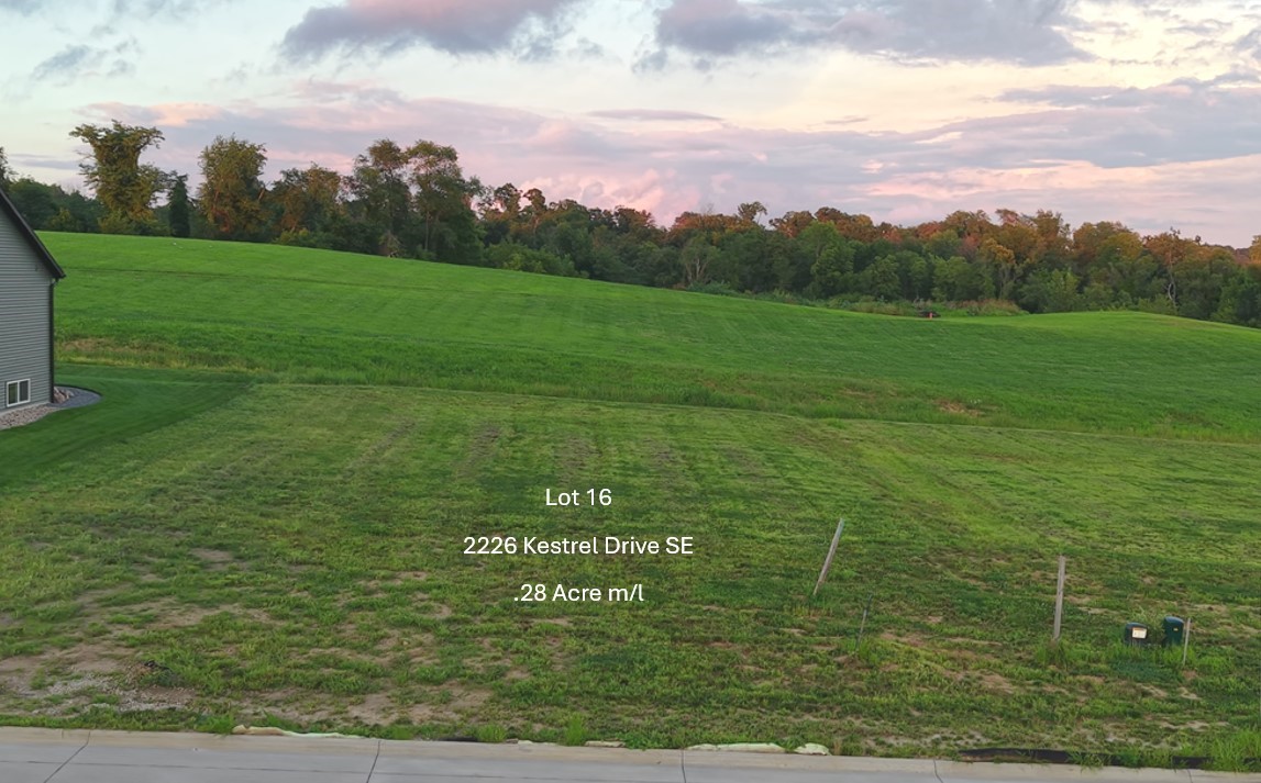 2226 Kestrel Drive SE Cedar Rapids IA 52403