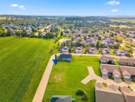 7048/7050 Waterview Drive SW Cedar Rapids IA 52404