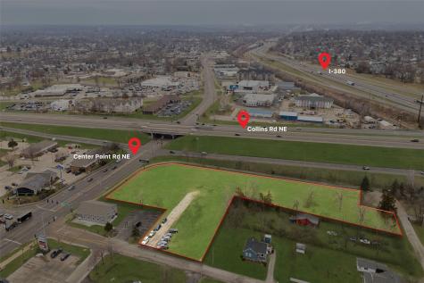 5015 Center Point Road NE Cedar Rapids IA 52402