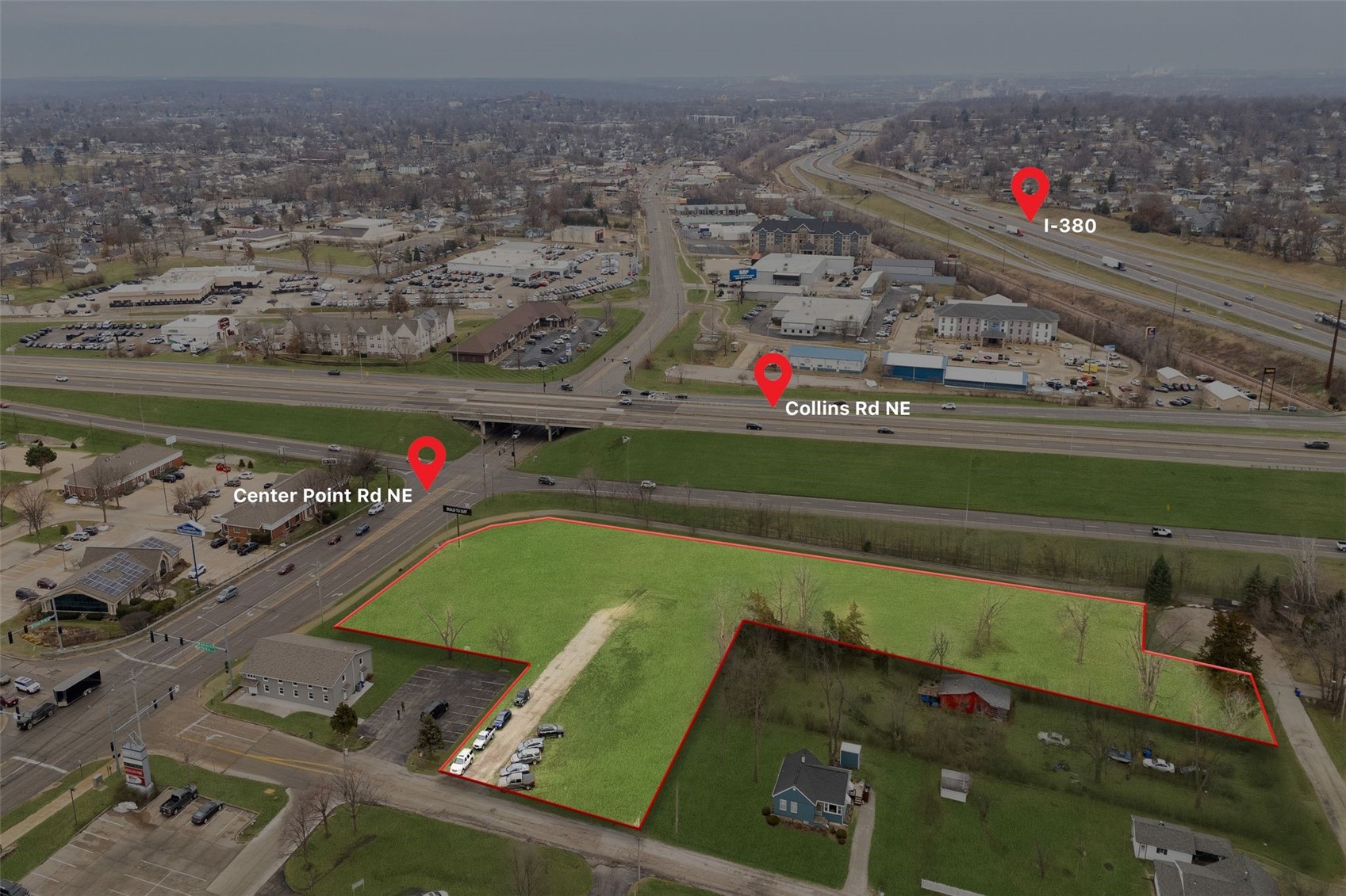 5015 Center Point Road NE Cedar Rapids IA 52402