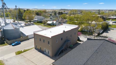 230 S Dubuque Street Solon IA 52333