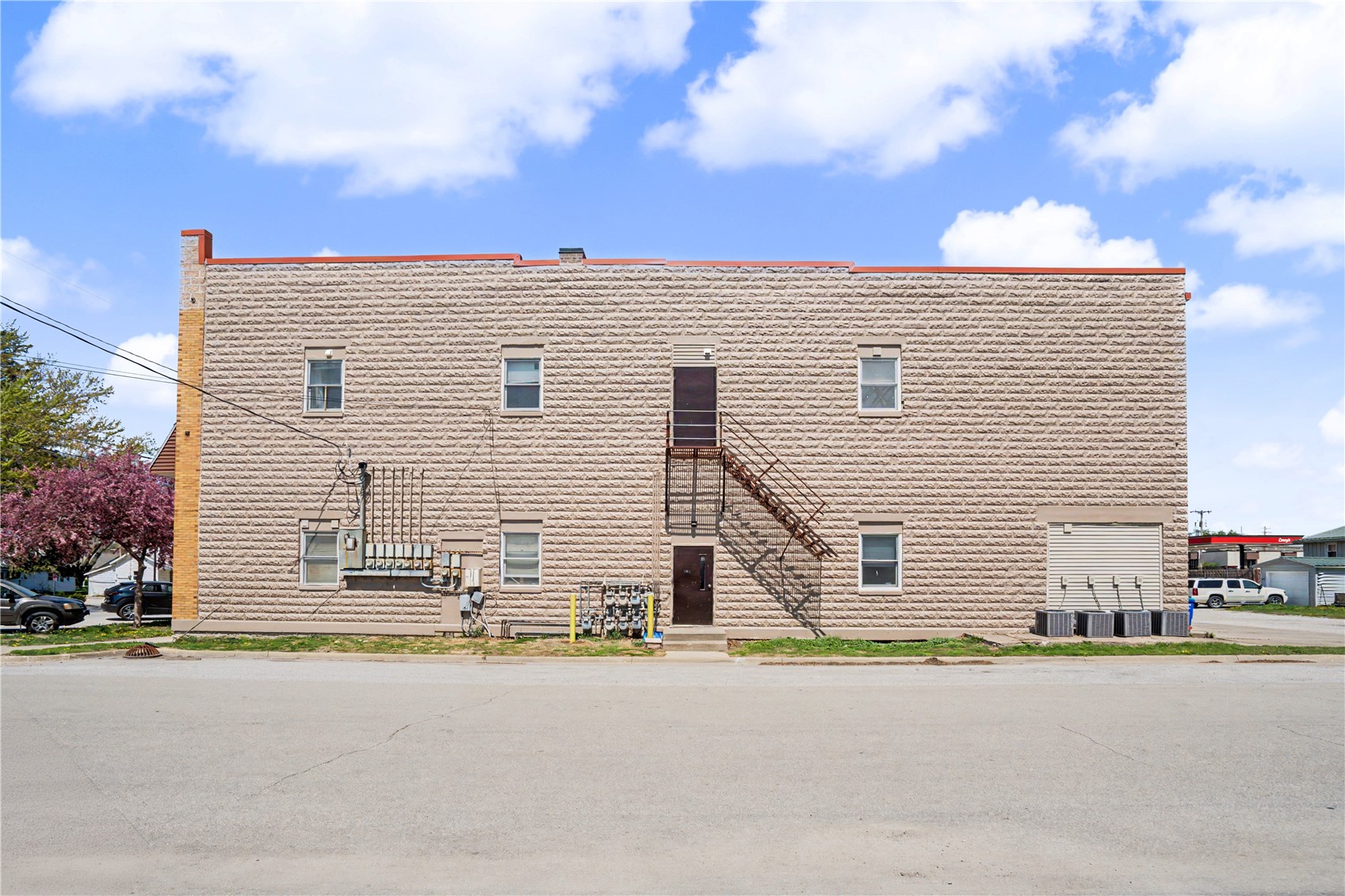 230 S Dubuque Street Solon IA 52333