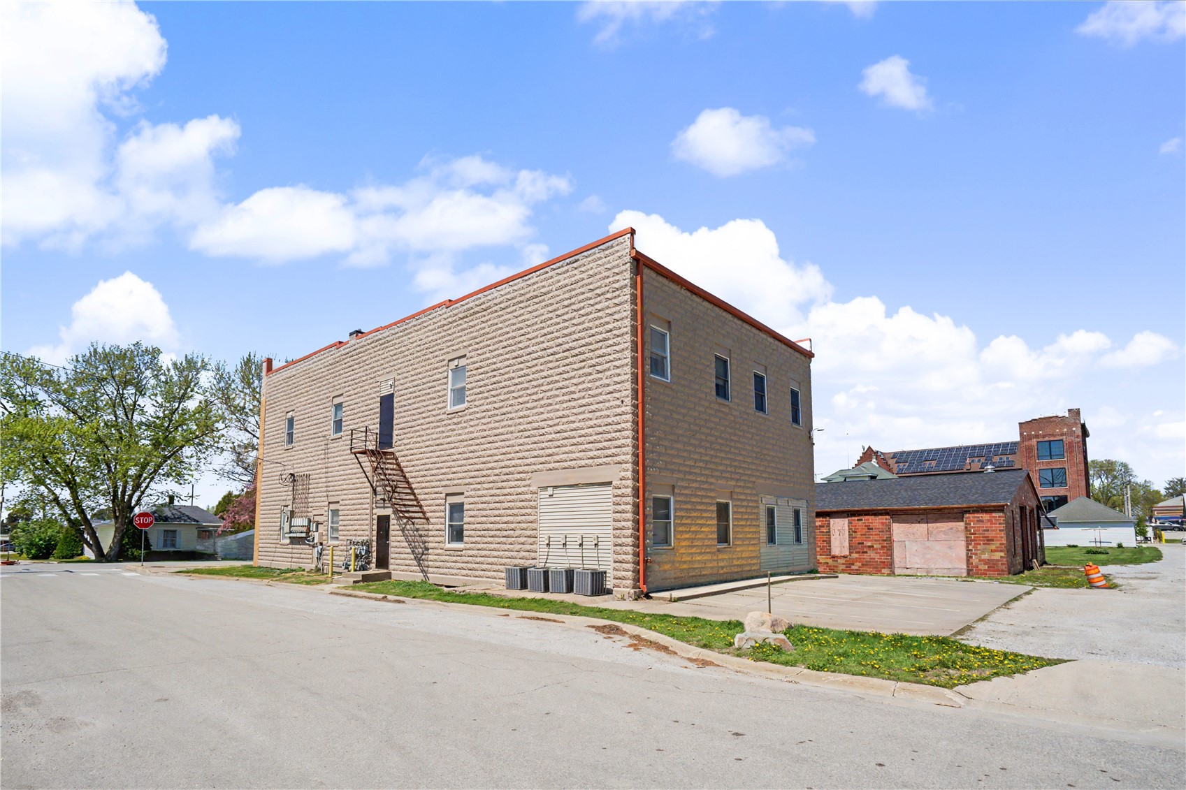 230 S Dubuque Street Solon IA 52333