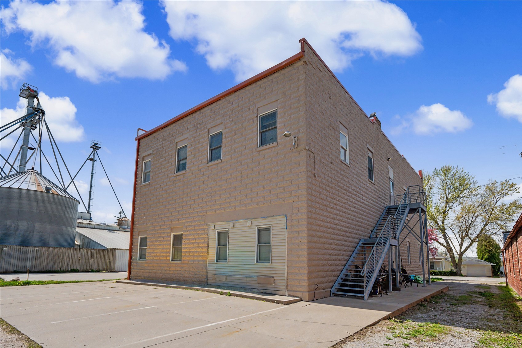 230 S Dubuque Street Solon IA 52333