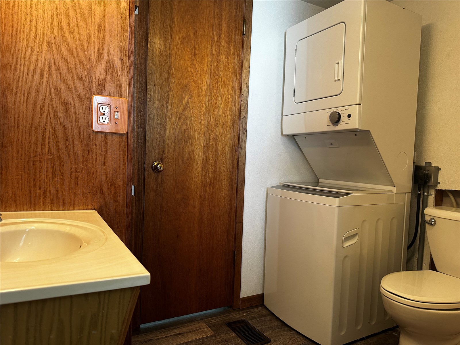 26103 210th Avenue Delhi IA 52223