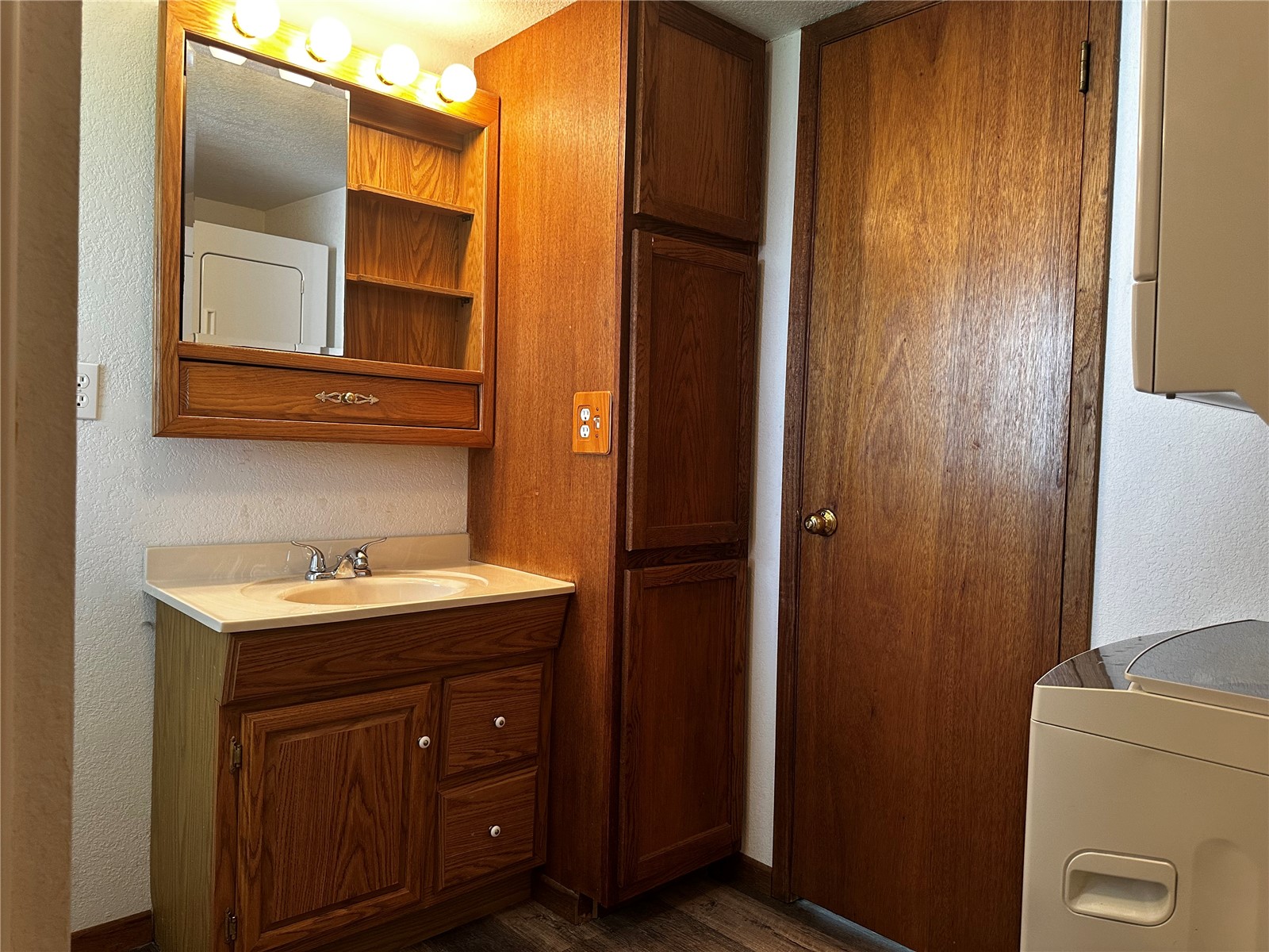 26103 210th Avenue Delhi IA 52223
