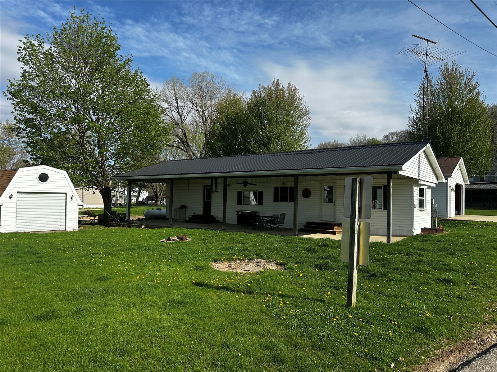 26103 210th Avenue Delhi IA 52223