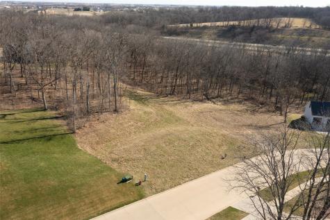 3025 Forrest Meadow Lane Hiawatha IA 52233