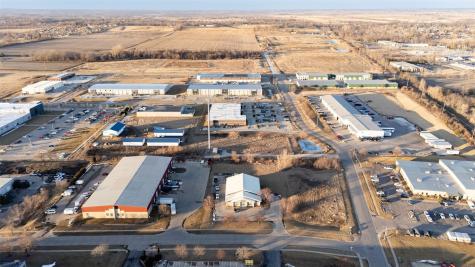 1530 Hawkeye Drive Hiawatha IA 52233