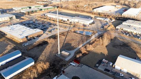 1530 Hawkeye Drive Hiawatha IA 52233