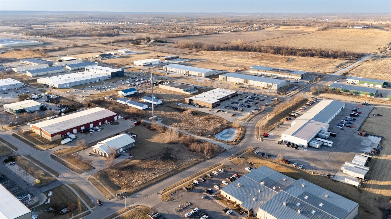 1530 Hawkeye Drive Hiawatha IA 52233