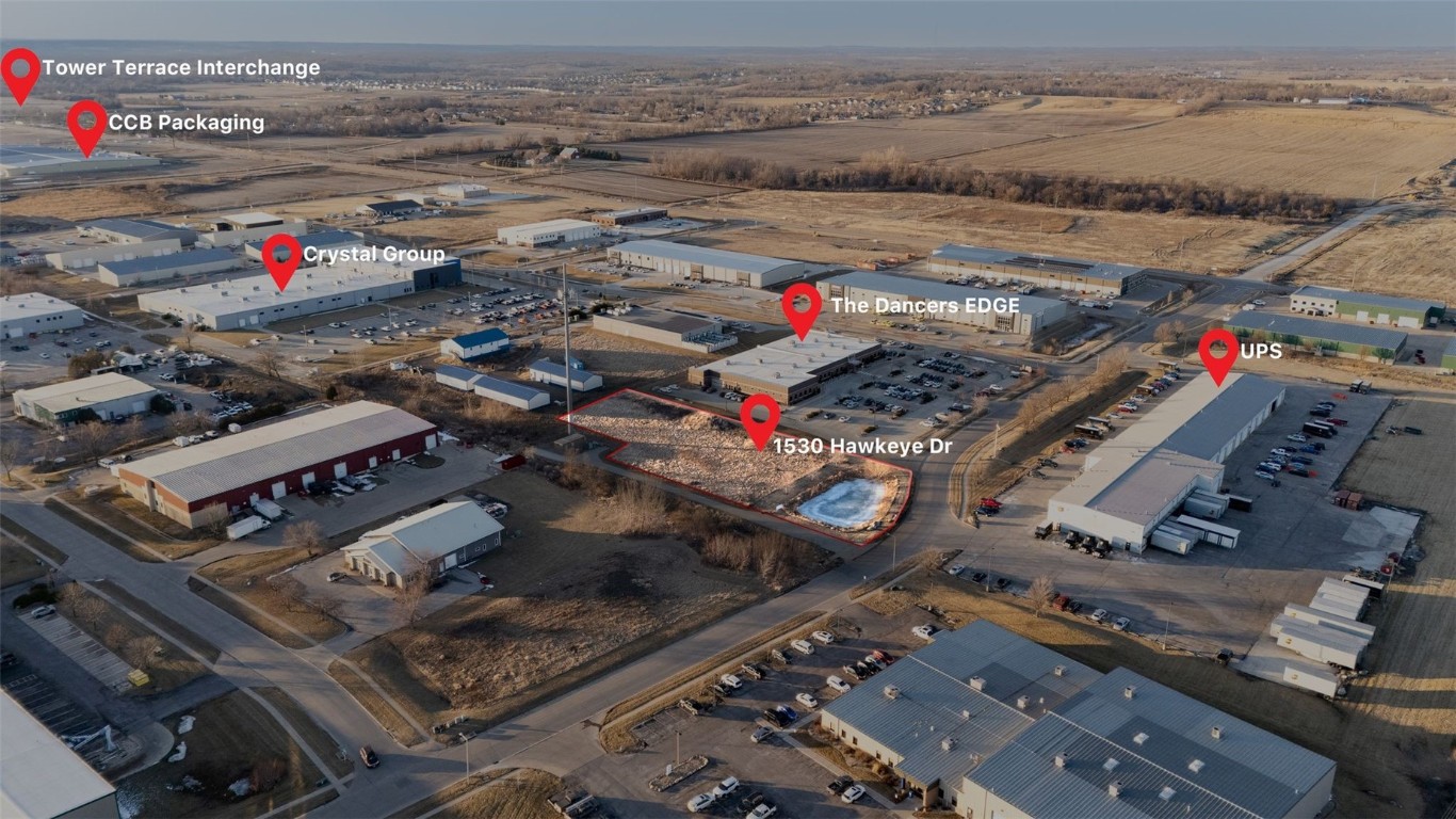 1530 Hawkeye Drive Hiawatha IA 52233