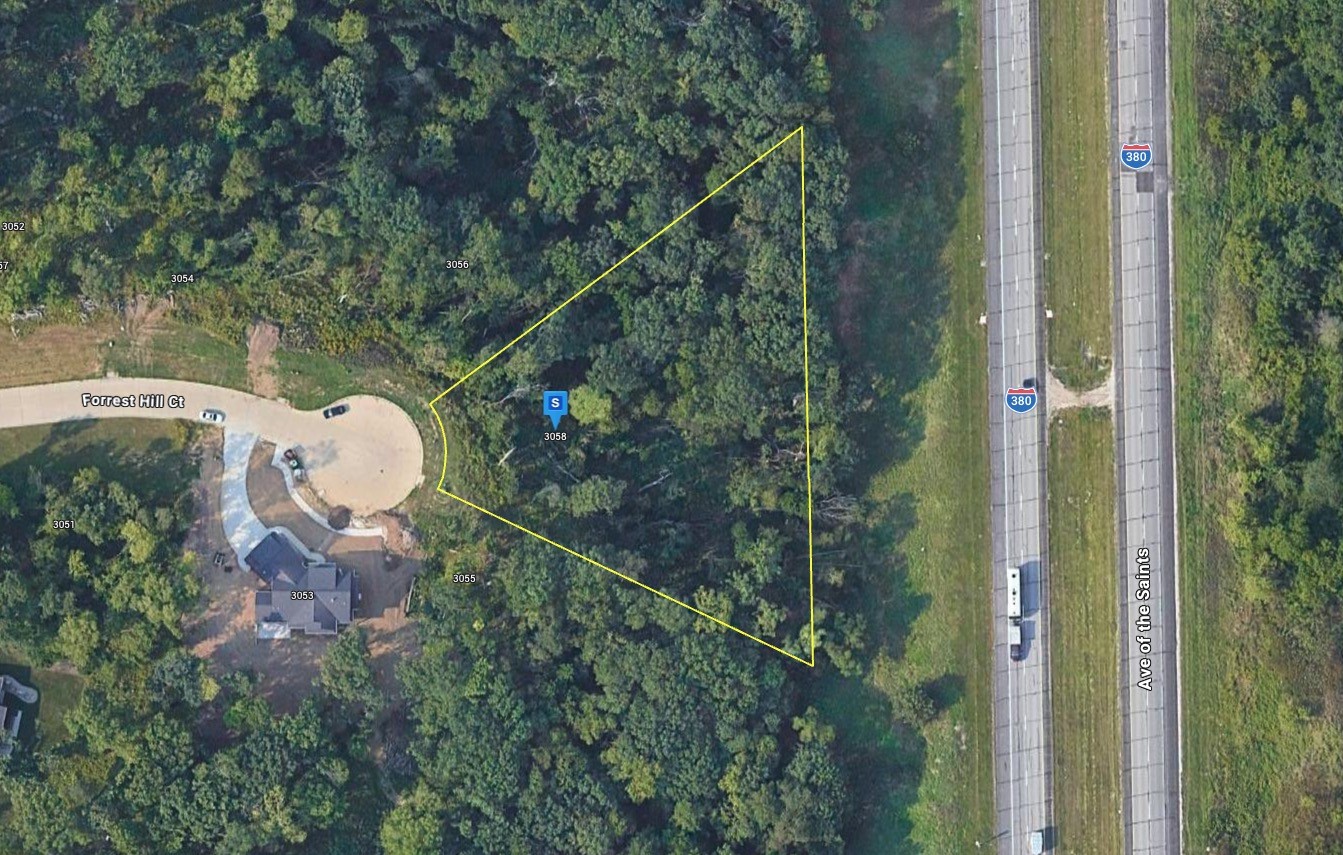 3058 Forrest Hill Court Hiawatha IA 52233