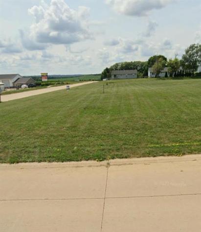 829 Main Street S Center Point IA 52213