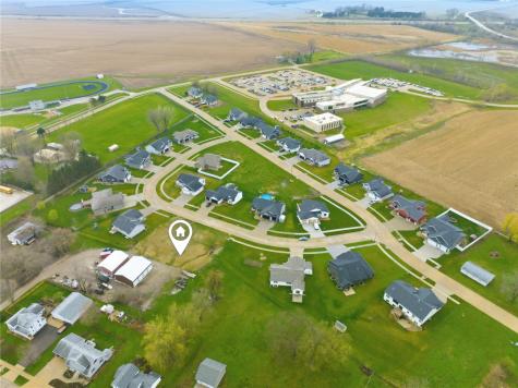 708 Pointer Circle Center Point IA 52213