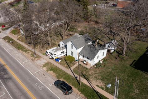 220/230 West Main Street Solon IA 52333