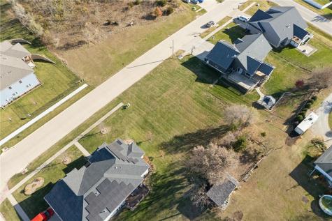 1722 Gardner Drive NW Cedar Rapids IA 52405