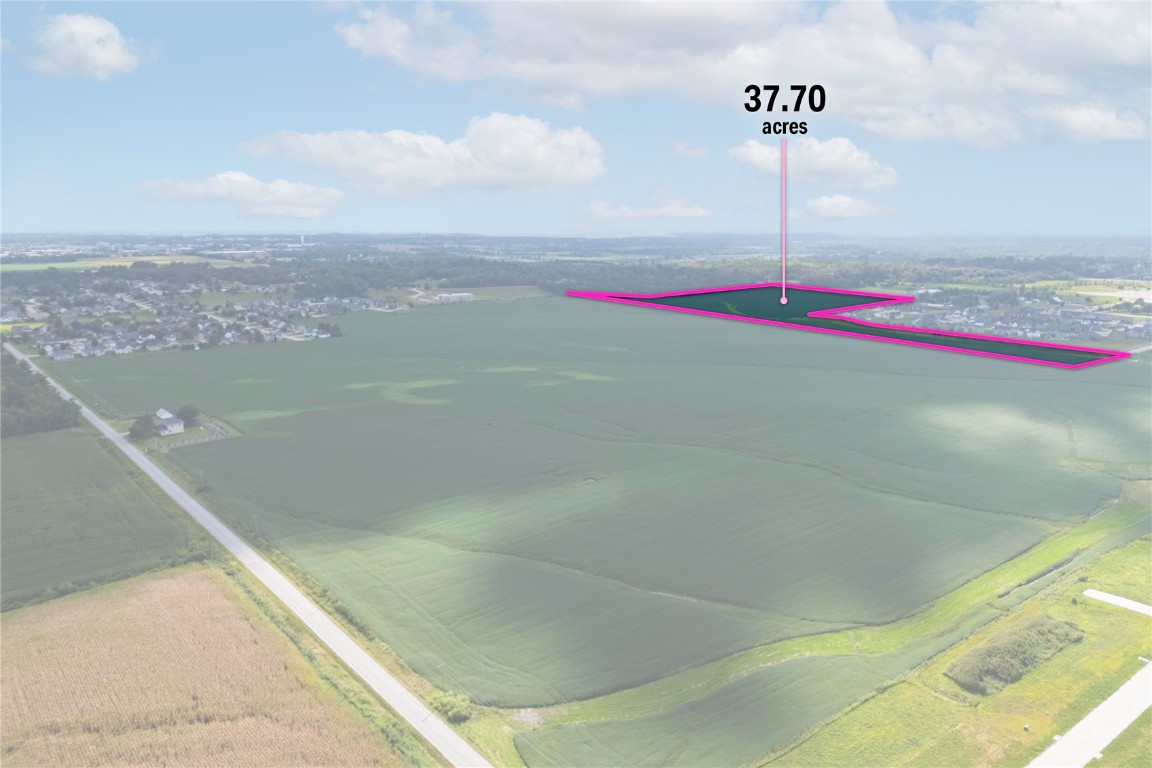 Robins IA, 8.98 Acres M/l N Center Point Road