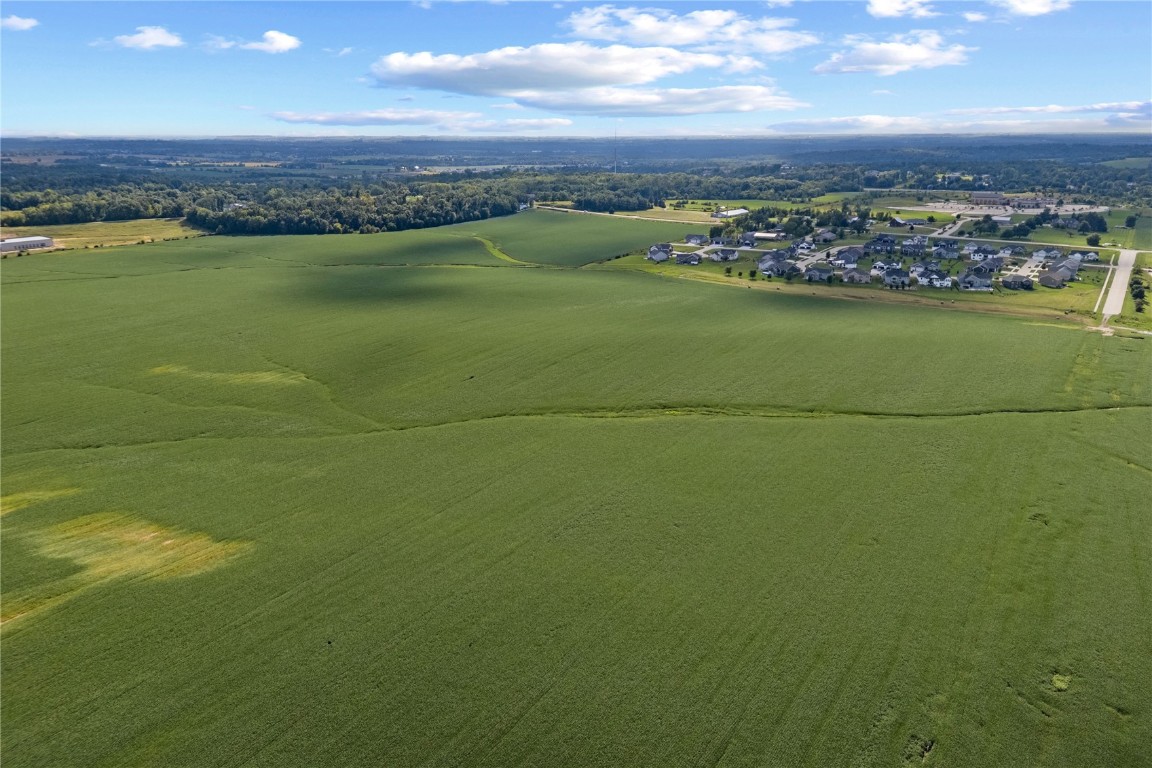 8.98 Acres M/l N Center Point Road Robins IA 52328