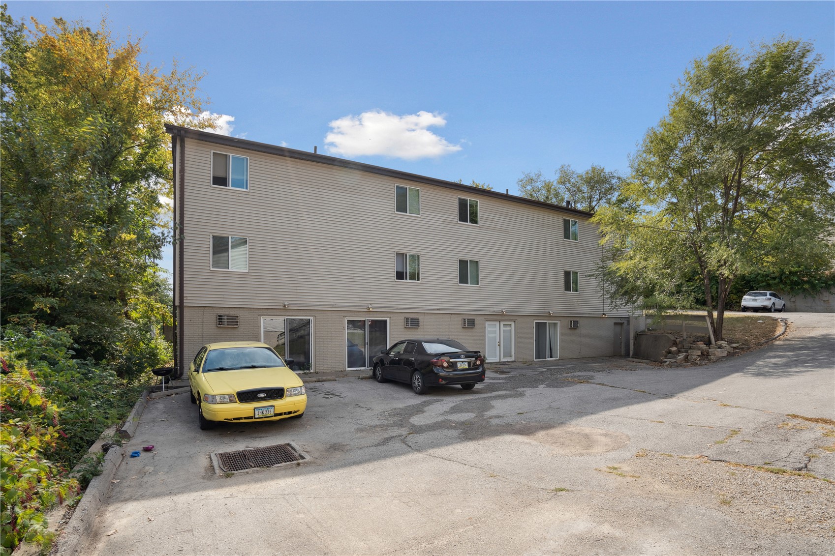 732,736,740 Michael Street Iowa City IA 52246