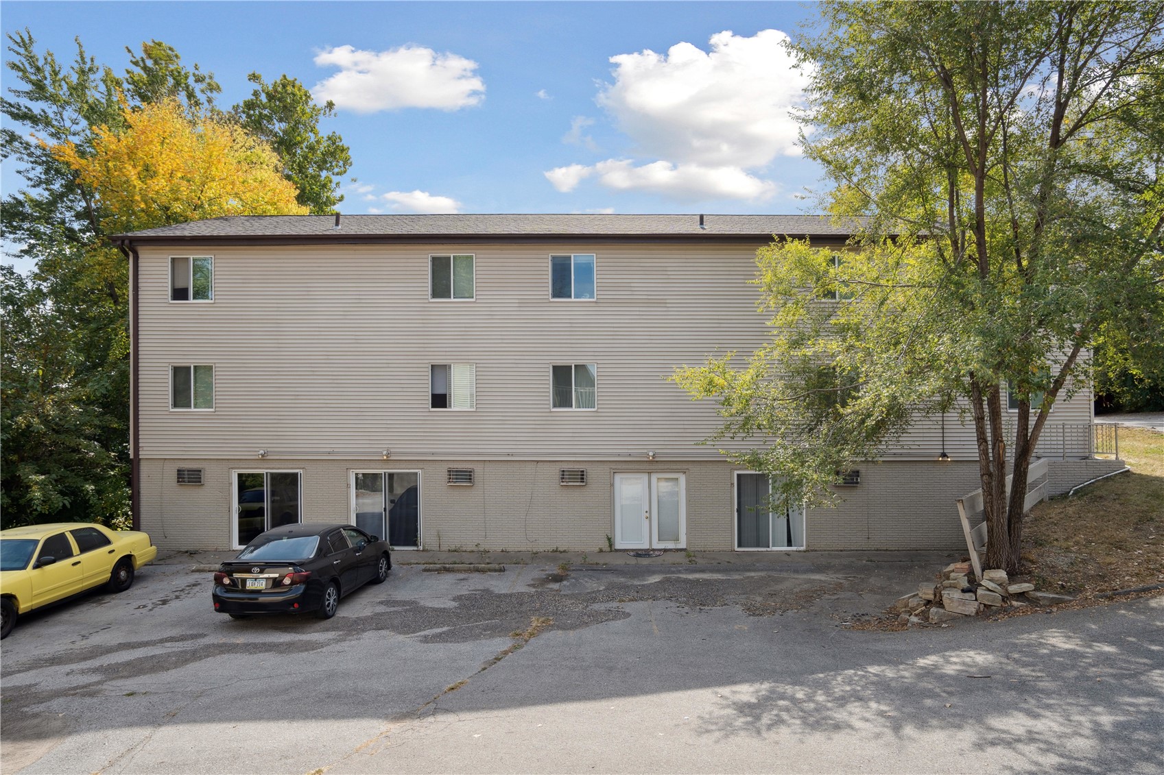732,736,740 Michael Street Iowa City IA 52246
