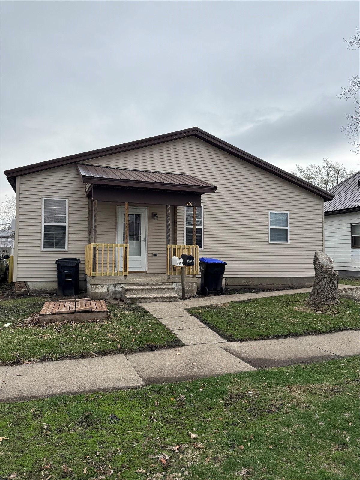 907 6th Avenue Belle Plaine IA 52208