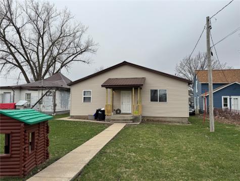 907 6th Avenue Belle Plaine IA 52208