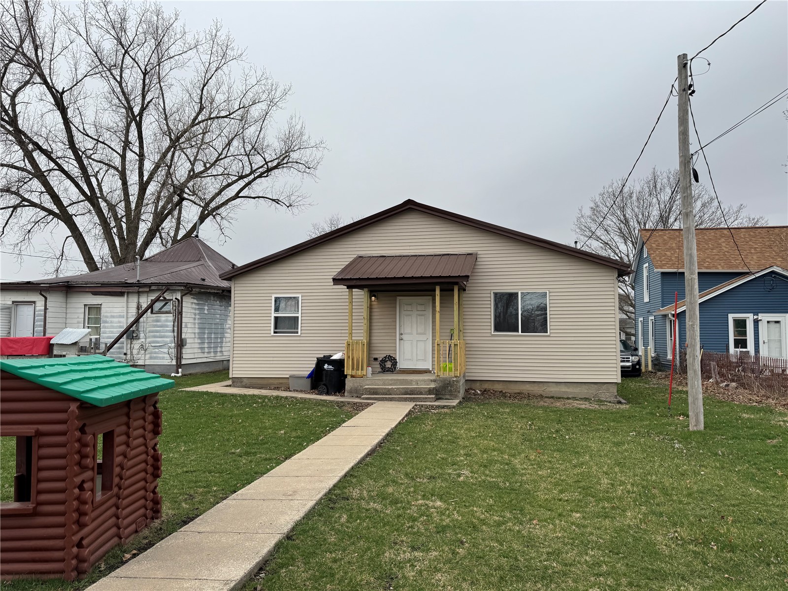 907 6th Avenue Belle Plaine IA 52208