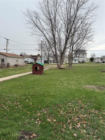 907 6TH Avenue Belle Plaine IA 52208