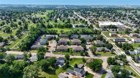 16 Aossey Lane SW Cedar Rapids IA 52404