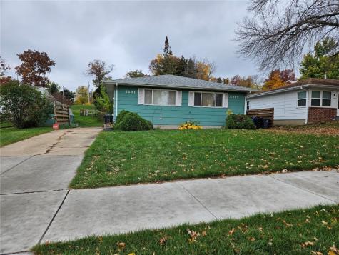 3201 O Avenue Cedar Rapids IA 52405