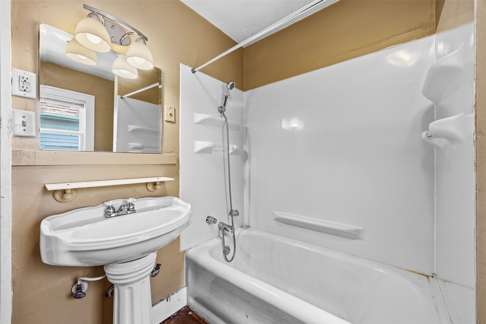1521 Washington Cedar Rapids IA 52403