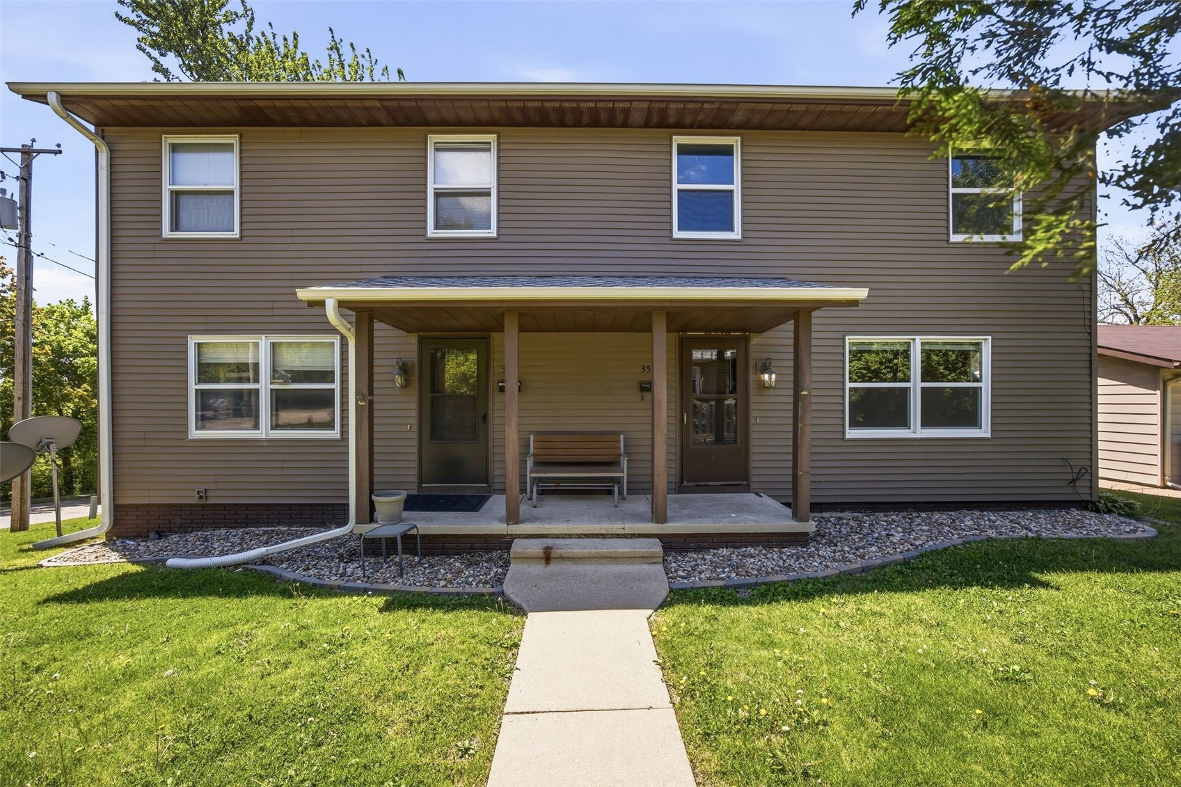 350 & 352 3rd Avenue Marion IA 52302
