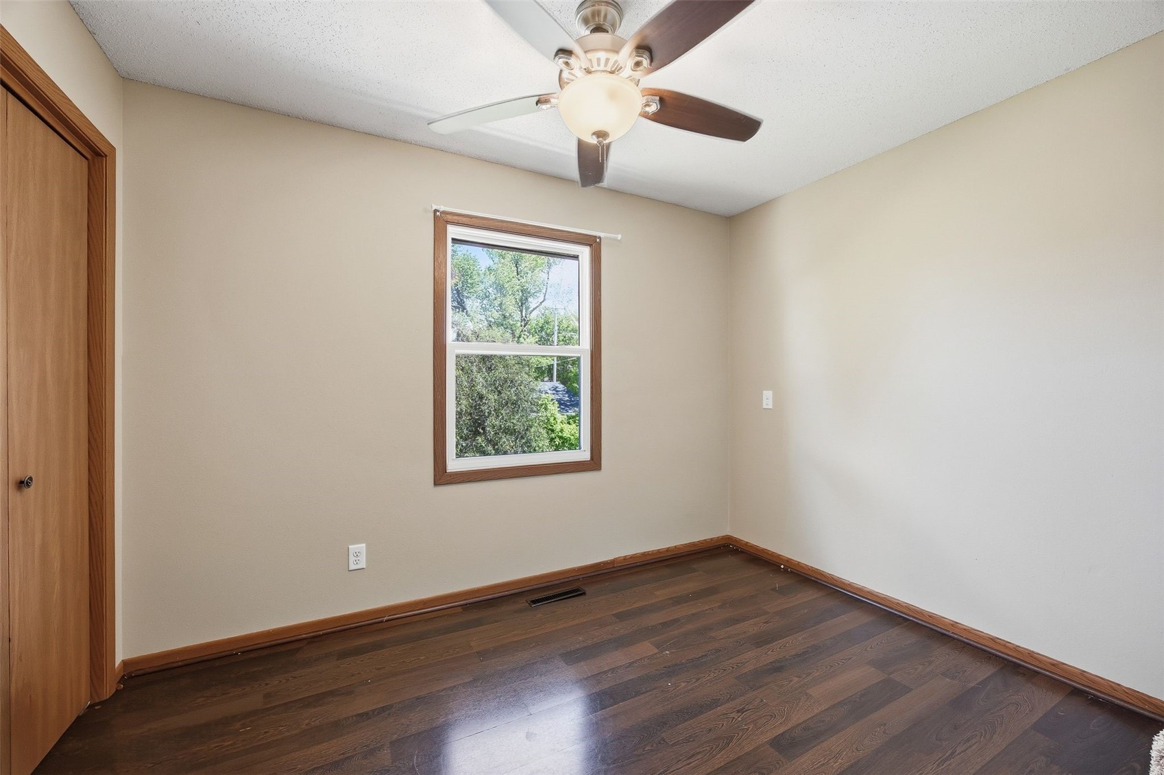 350 & 352 3rd Avenue Marion IA 52302