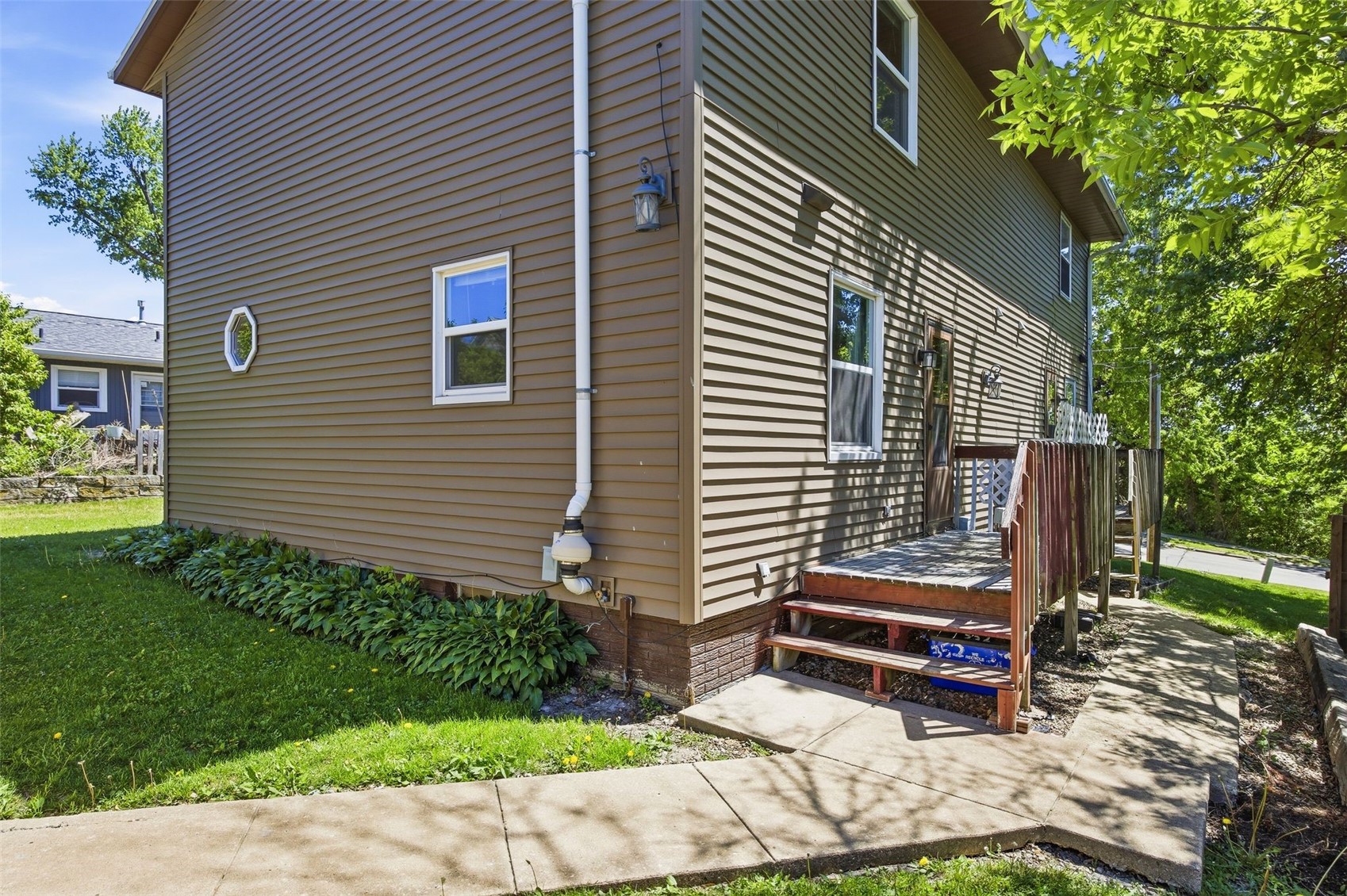 350 & 352 3rd Avenue Marion IA 52302