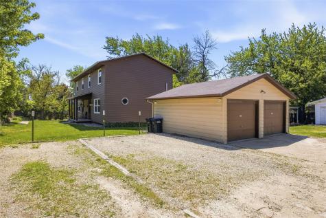 350 & 352 3rd Avenue Marion IA 52302