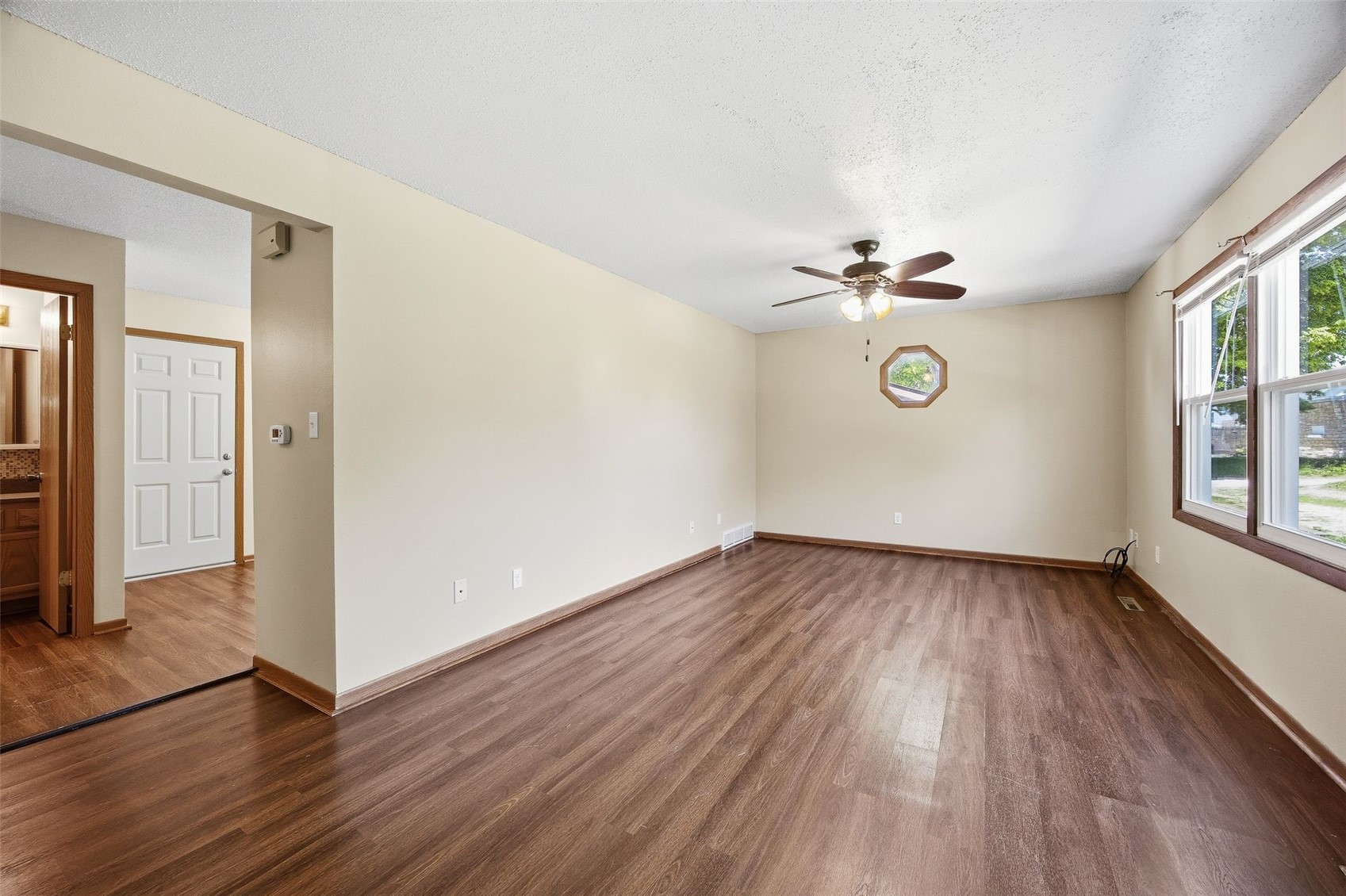 350 & 352 3rd Avenue Marion IA 52302