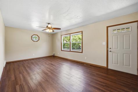 350 & 352 3rd Avenue Marion IA 52302